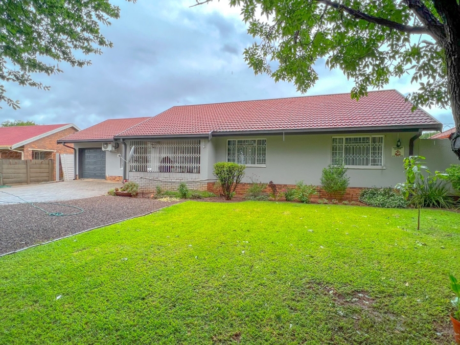 3 Bedroom Property for Sale in Vaalpark Free State